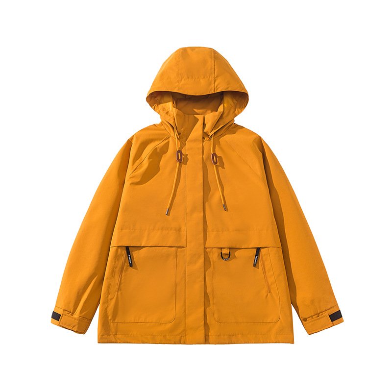 In the autumn of 2024, Liu Ying Fu Ying Yiu and his mountain coats are three times the same as the windshield