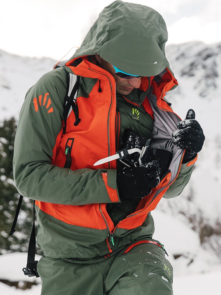 Karpos open-hull, tan-skinned, single-story male windproof, waterproof, mountain-riding, wind-shell jacket