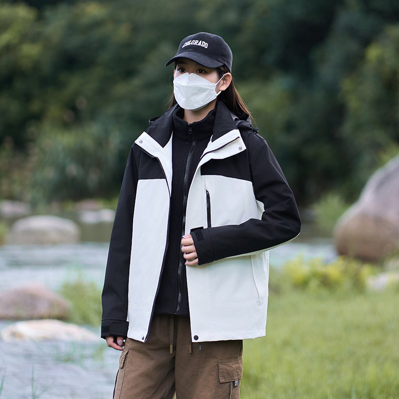 One man and two men in a hot-seated assault suit can take off their coats, a new 2024 windproof, outdoor climber