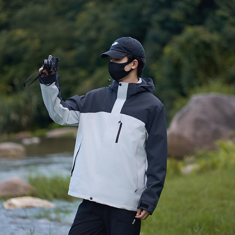 One man and two men in a hot-seated assault suit can take off their coats, a new 2024 windproof, outdoor climber