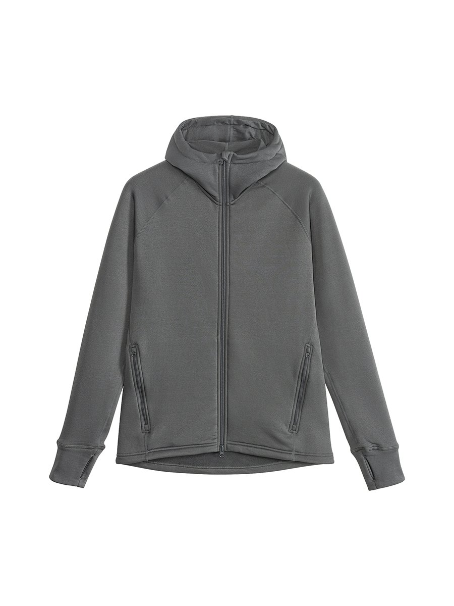 Ass custom for men in the autumn and winters with their hats and velvet coats, sweating and quenching in the cold