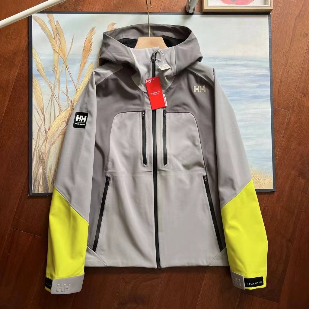 HAYLEY HANSEN, HH, THE SAME MAN AND WOMAN, GORE-TEX WATERPROOF COAT, SEAMLESSLY COLLAGE THE GLUE SKI COAT