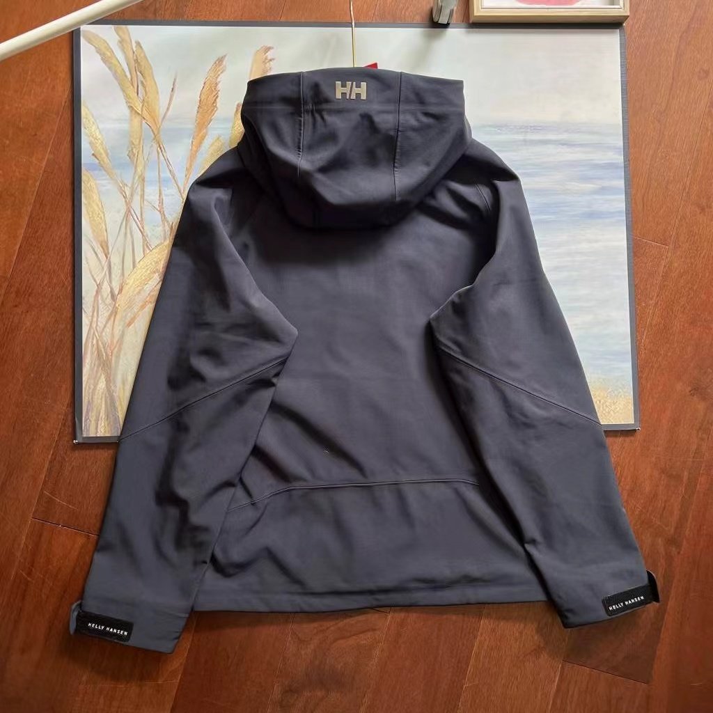 HAYLEY HANSEN, HH, THE SAME MAN AND WOMAN, GORE-TEX WATERPROOF COAT, SEAMLESSLY COLLAGE THE GLUE SKI COAT