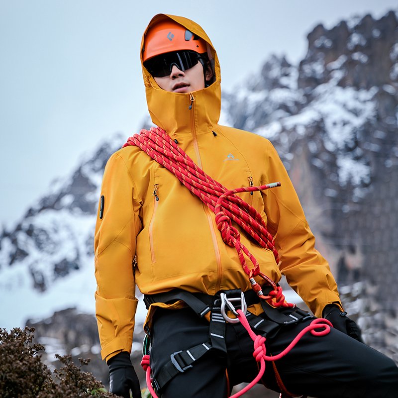 THE YEAR OF THE DRAGON'S ROVER'S SCRAMBLING'S ALL-THE-WAND-RAINER 3-L TIGHTEN-TURN COAT