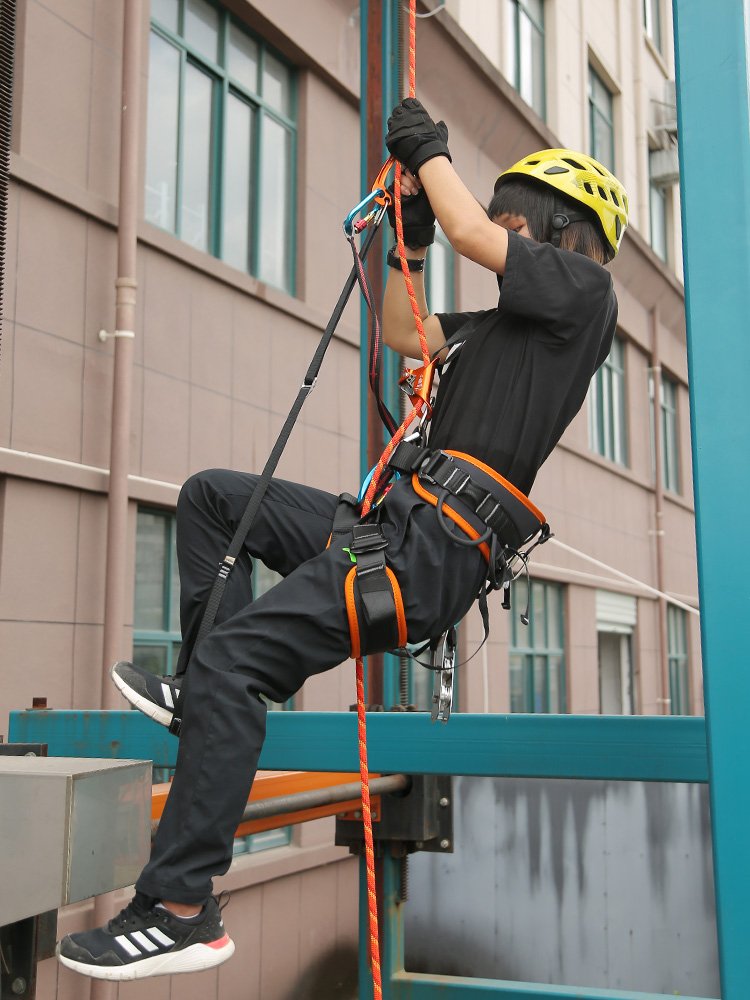 TUPA OUTDOOR CLIMBING EQUIPMENT WITH A HIGH-ALTITUDE SEATBELT OPERATING SPEED-DOWN SEAT BELT SAFETY BELT