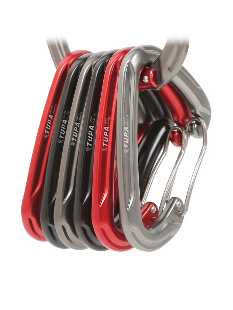 Rock climbing is easy to hang on to outside the straight door door door, with safety equipment to hook up with a water bottle lock