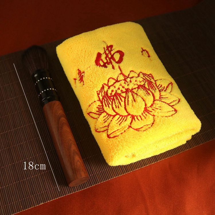 Pear plum dust + clean towels
