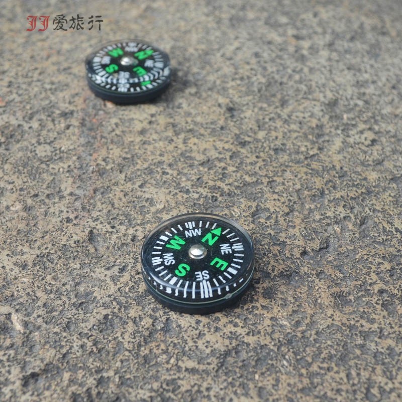 Two-and-a-half centimeters, 20 black