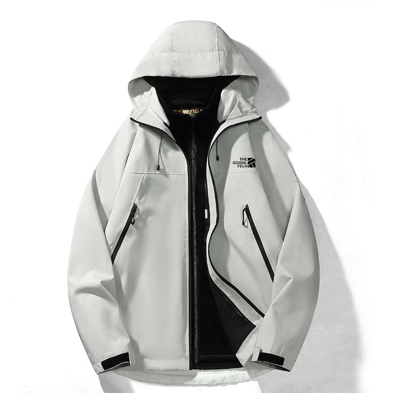The men and women in the assault suit bought a waterproof jacket from the north wing of Mount Kwon