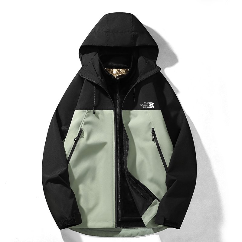 The men and women in the assault suit bought a waterproof jacket from the north wing of Mount Kwon