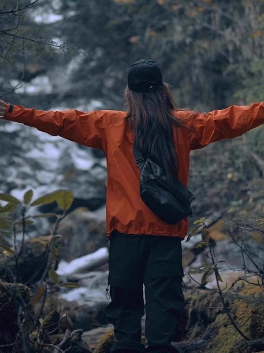 Orange-colored outer-hull assault suit, male and female, wind-proof, water-protected hiking suit, shared with the Tibetan bird family