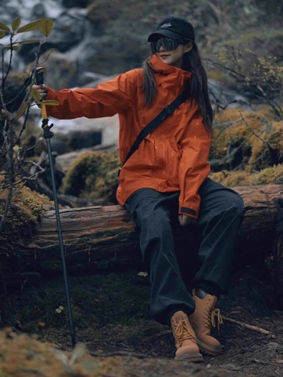 Orange-colored outer-hull assault suit, male and female, wind-proof, water-protected hiking suit, shared with the Tibetan bird family