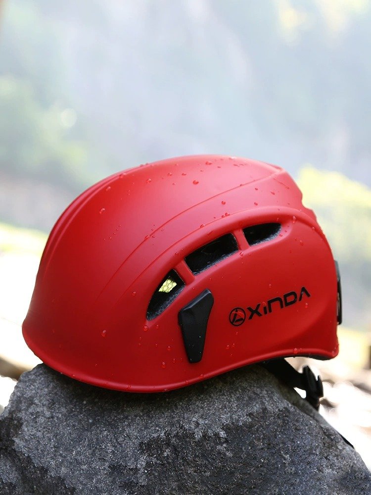 Hindal outdoors climbing the rock helmets to rescue the super-light safety helmets that drift from the stream
