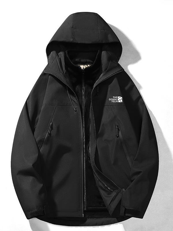A man and a woman who travel in an exterior assault suit in the north can take off a waterproof and windproof coat