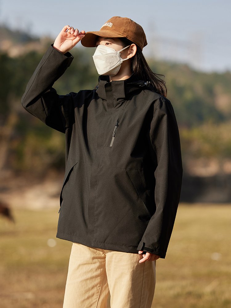 A new 2024 spring-and-a-fall mountain-up suit for a man and a woman in a wind-proof and water-proof jacket