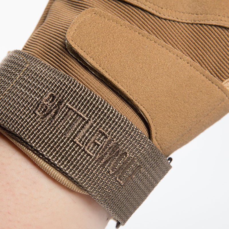 The Tactical Gloves Men are obsessed with the outdoor exercise