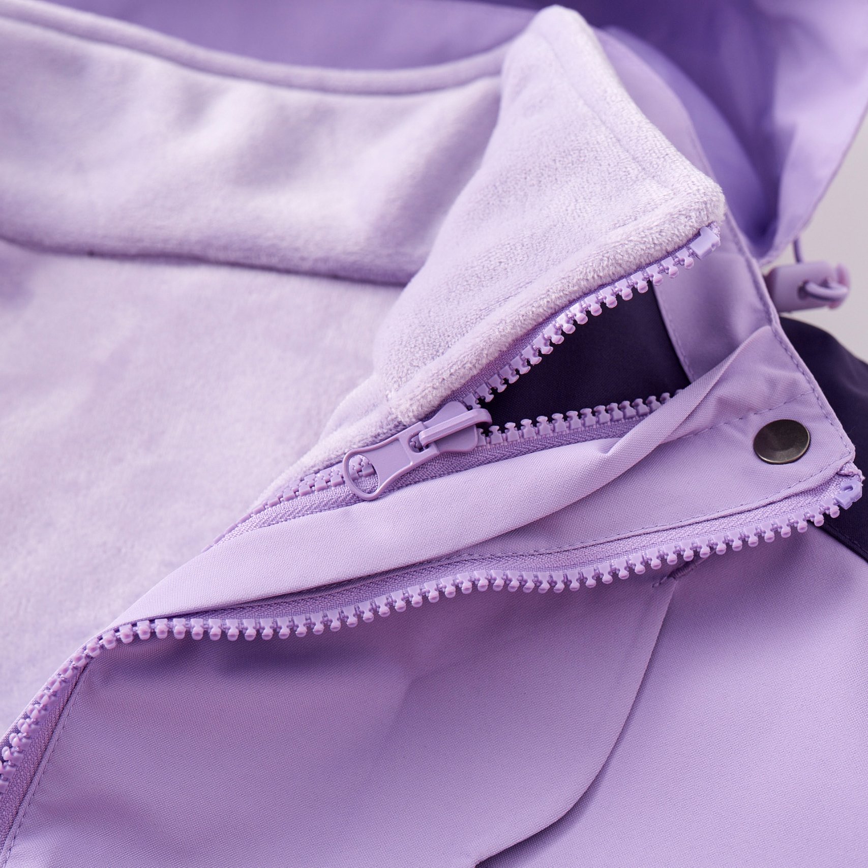 The couple's T-shirt is a 2024 new pair of wind-proof, mountain-crawling, mountain-crawling jackets