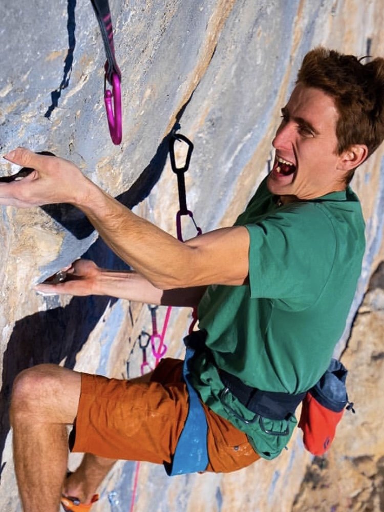 The BD Black Drill Forearm Crusher Finger trained the finger to climb the rocks and climb the mountain with the main ATC gear