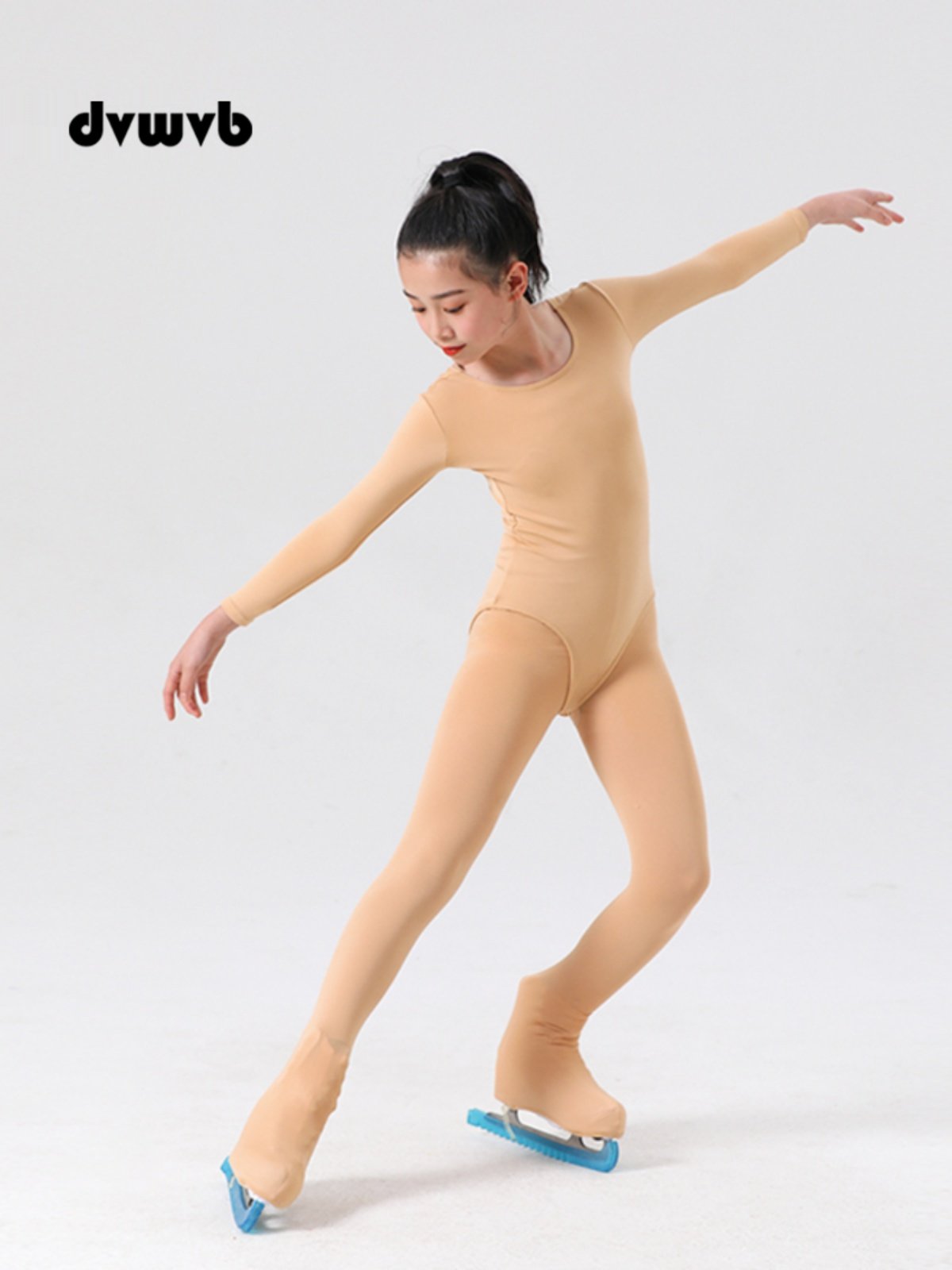 SKATING, SKATING, LONG-SLEEVED UNDERGARMENTS