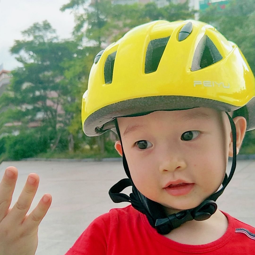 Boiled fish children's roller helmets, one-stop bike baby safety hat skating skating balancer boy