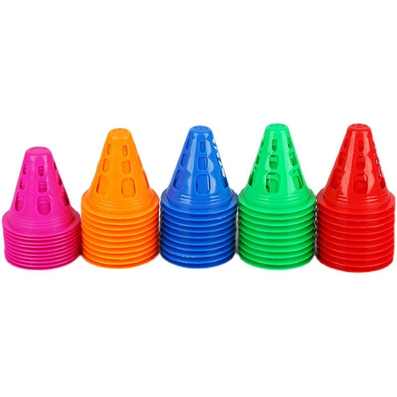 Roll-and-roller training cups for wind-proof barriers to ice-shoe-marked skating