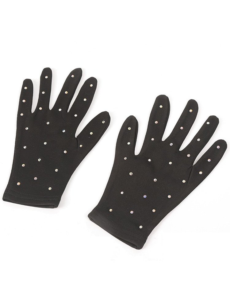 The skating skating shows the gloves for the children's skating competition