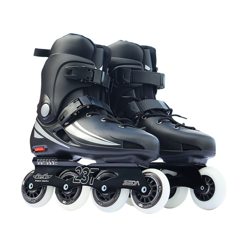 237 rounds of skates, male and female, adult scrawl shoes frum straight-off skates