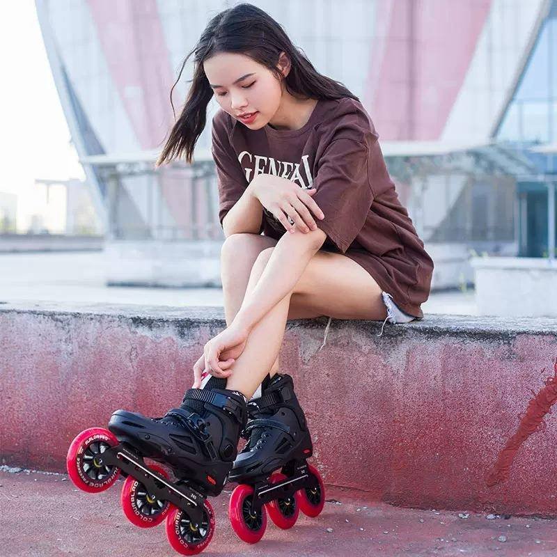 F110 BIG 3-WHEEL-SKATING SKATING SHOES