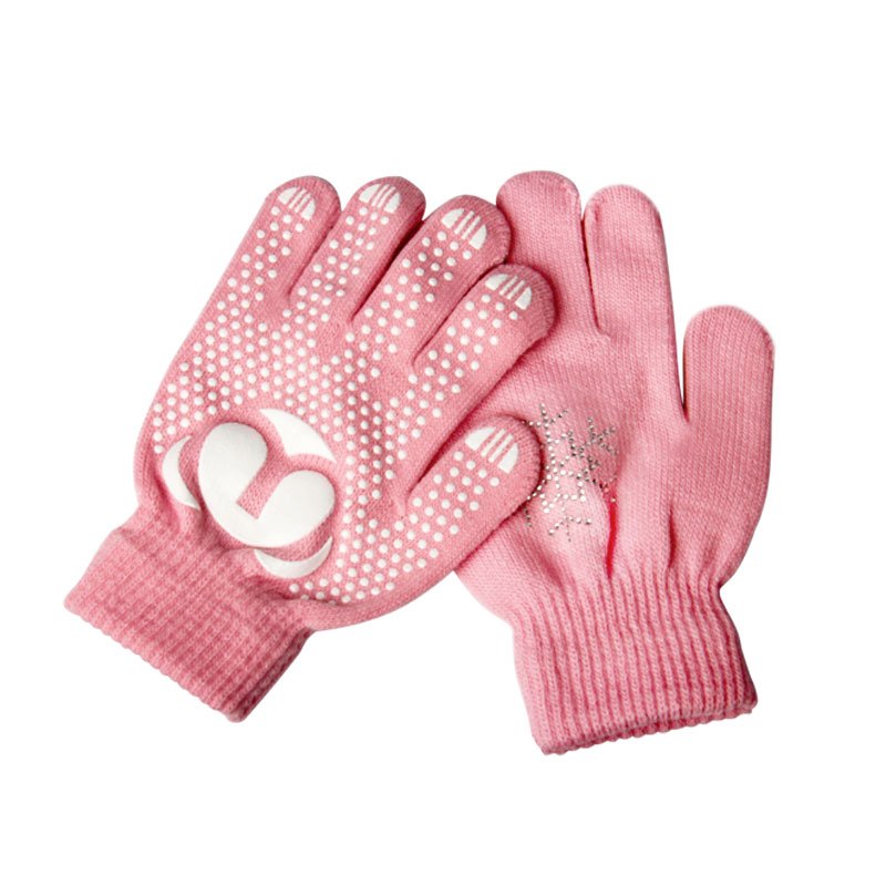 Men and women with milk skating gloves and gel-heated skating gloves for skating drilling points