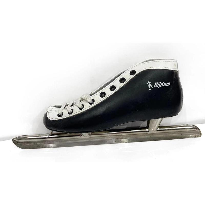Skating skating shoes