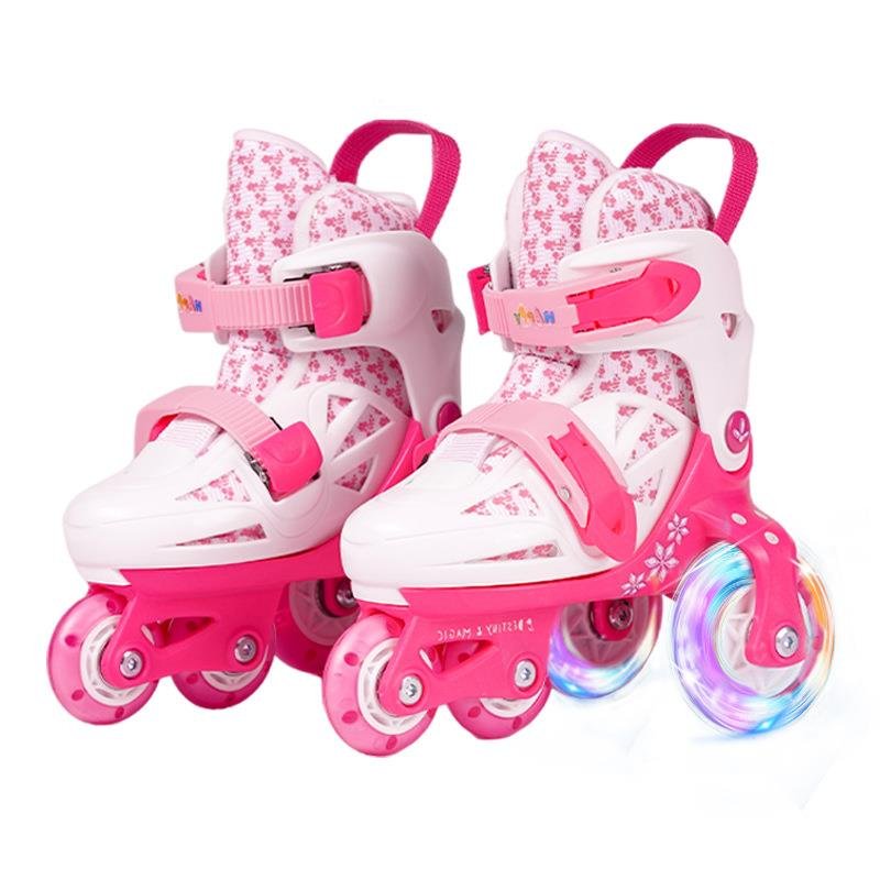 The factory directly sells skater children's roller skate suit with flashing dry skates for starters