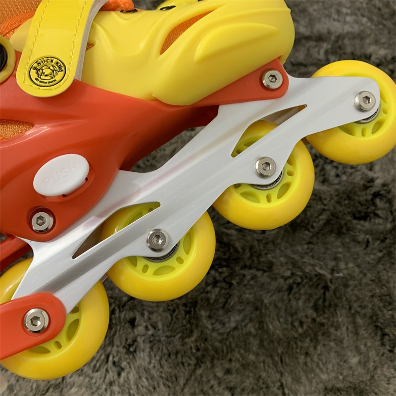 CHILDREN CAN REGULATE SKATES