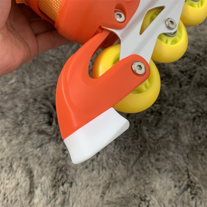 CHILDREN CAN REGULATE SKATES