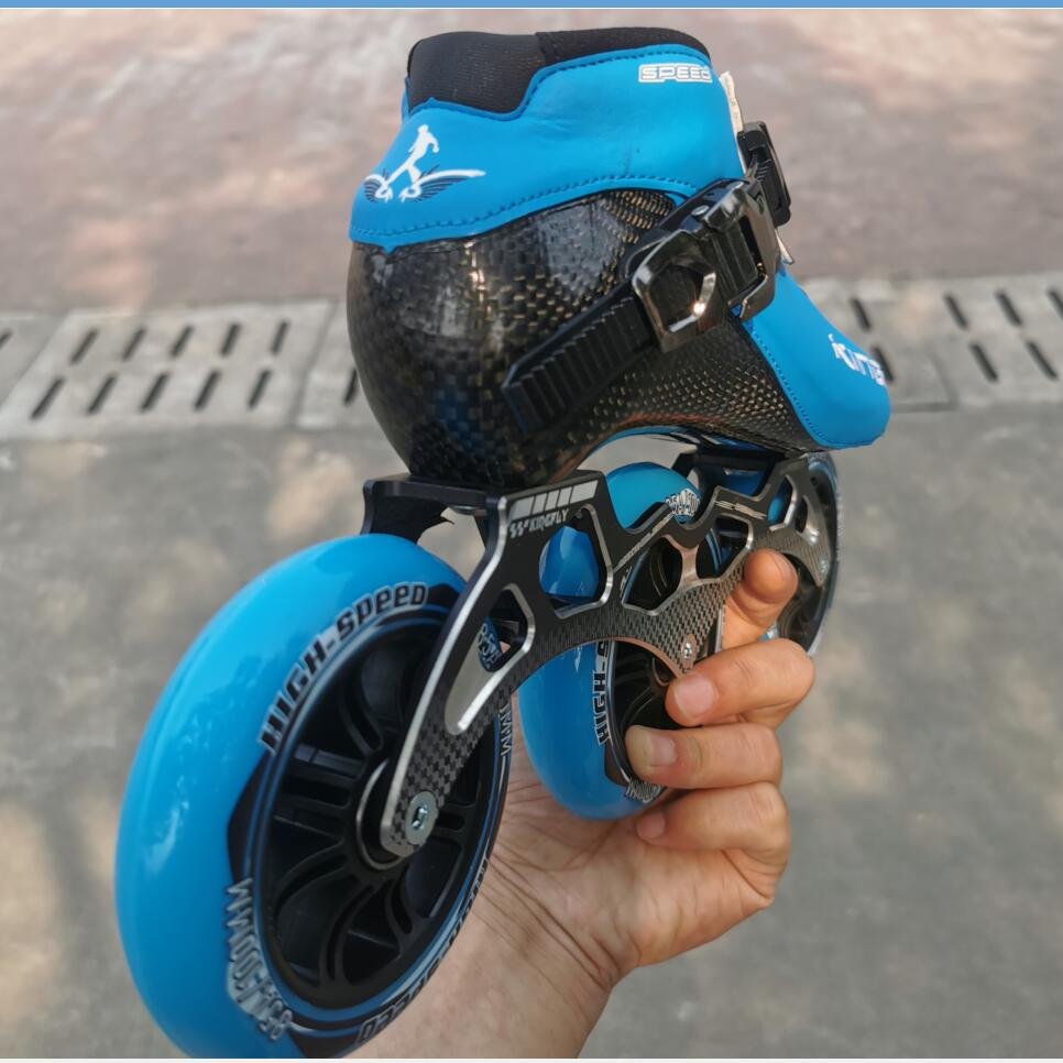 HIGH-LEVEL TRAINING COURSE FOR MEN AND WOMEN IN HIGH-END CHILD CARBON-FIBRE SLIPPER KINGFLY ROLLER SKATES