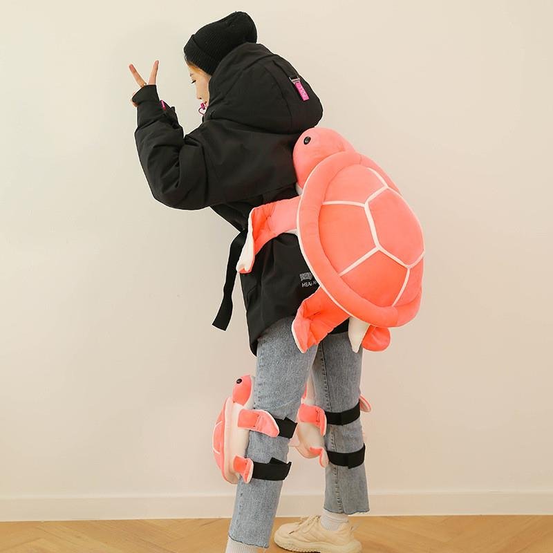 A ski turtle's kit is stuck to protect children from falling