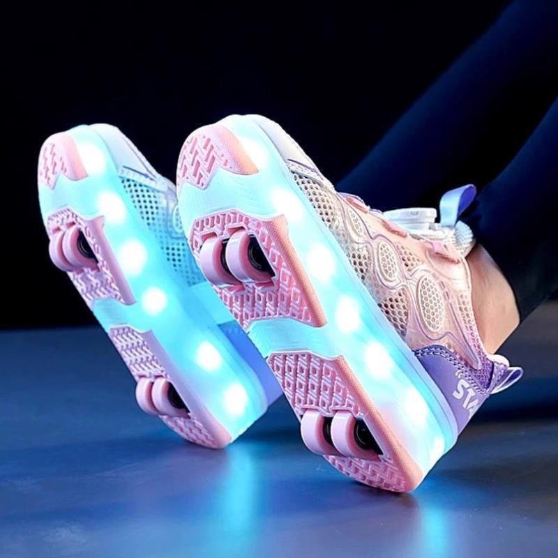 The summer girl's movement of a child's frowned shoes will take away the girl's skates