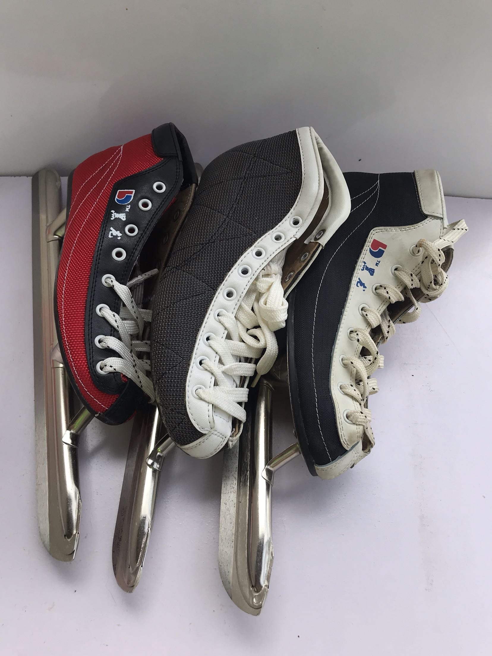 The old speed skates, skating skating skating shoes