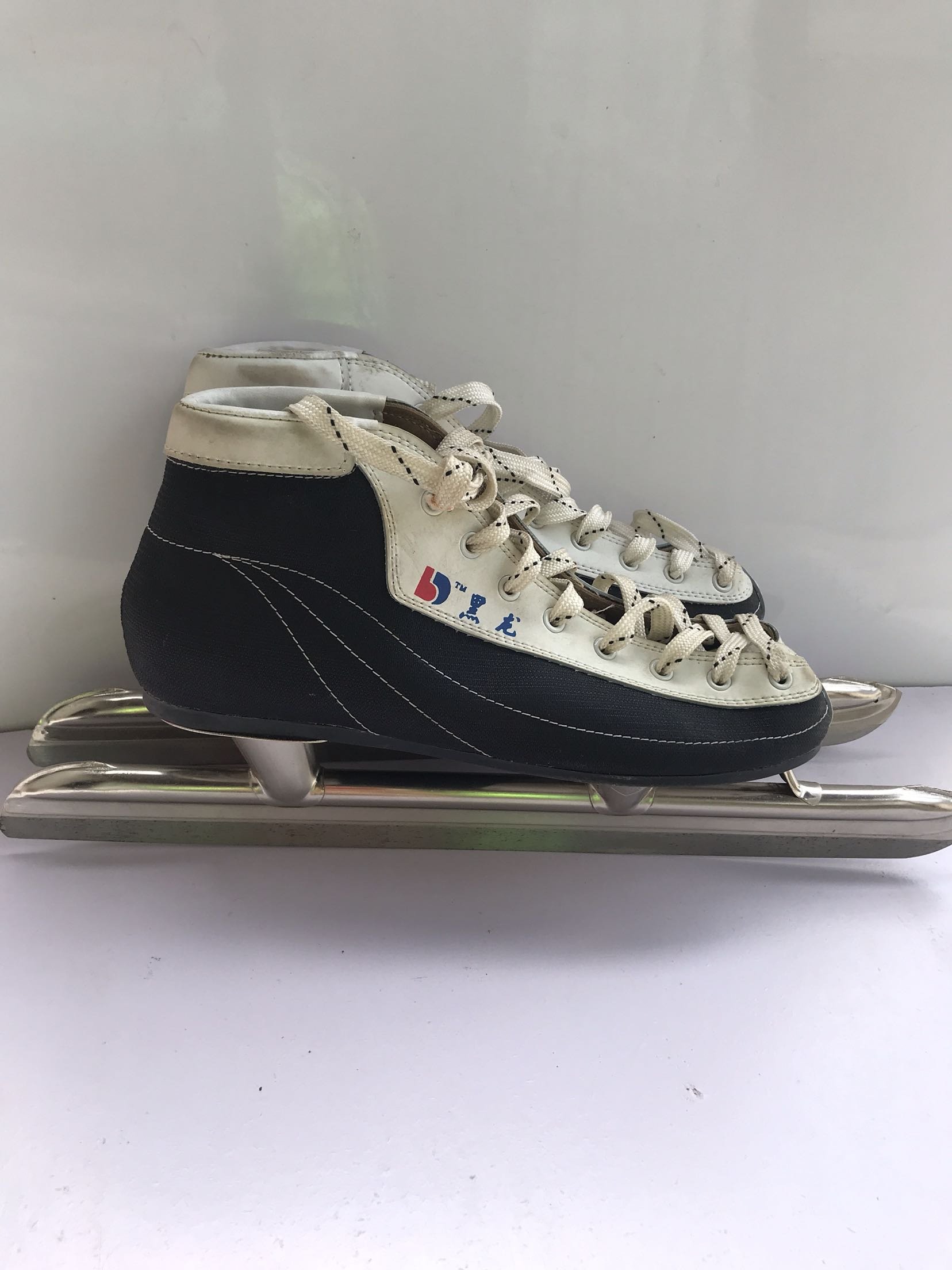 The old speed skates, skating skating skating shoes