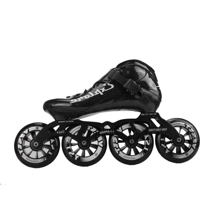 Three-wheeled skates for adults who specialize in skating shoes