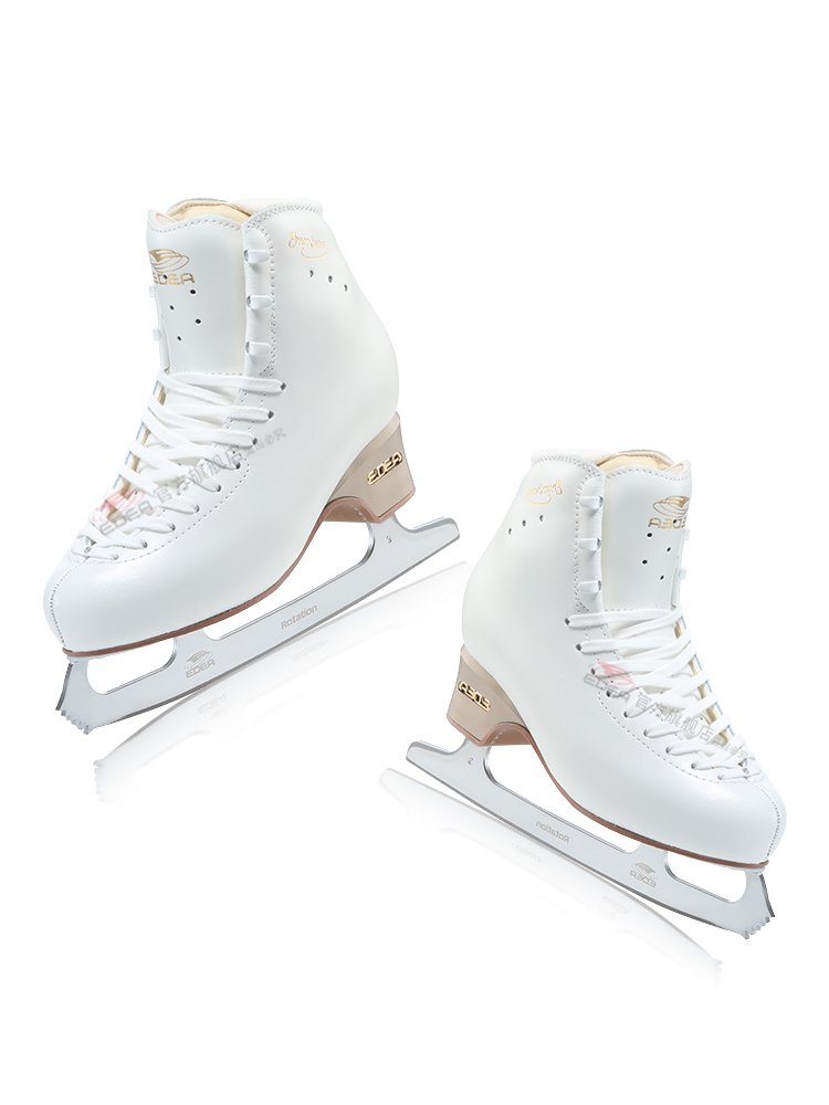 Three stars at the Edea flag shop, a squirt-squirt-squirt-squirt-a-squirt-a-year-old skate-girl