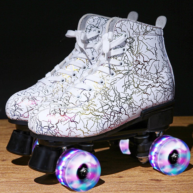 Short flash double skater adult flash four-wheeler roller skater mail