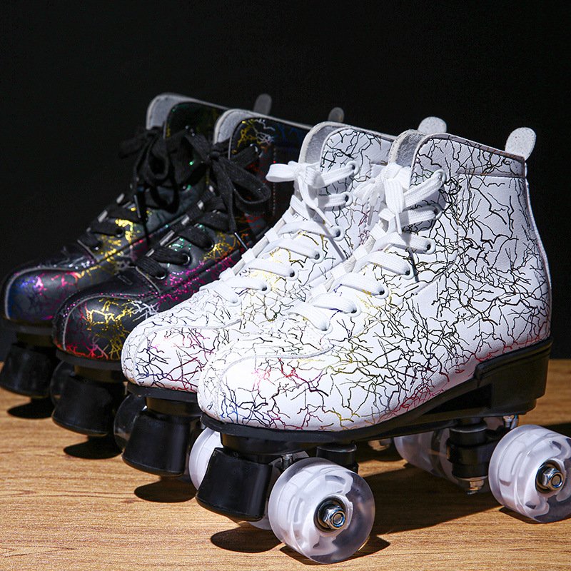 Short flash double skater adult flash four-wheeler roller skater mail