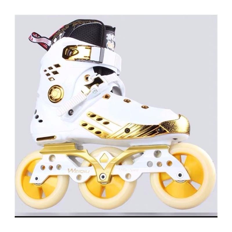 Three-wheel-swinger skates school training for children in skates, children in high roller skates