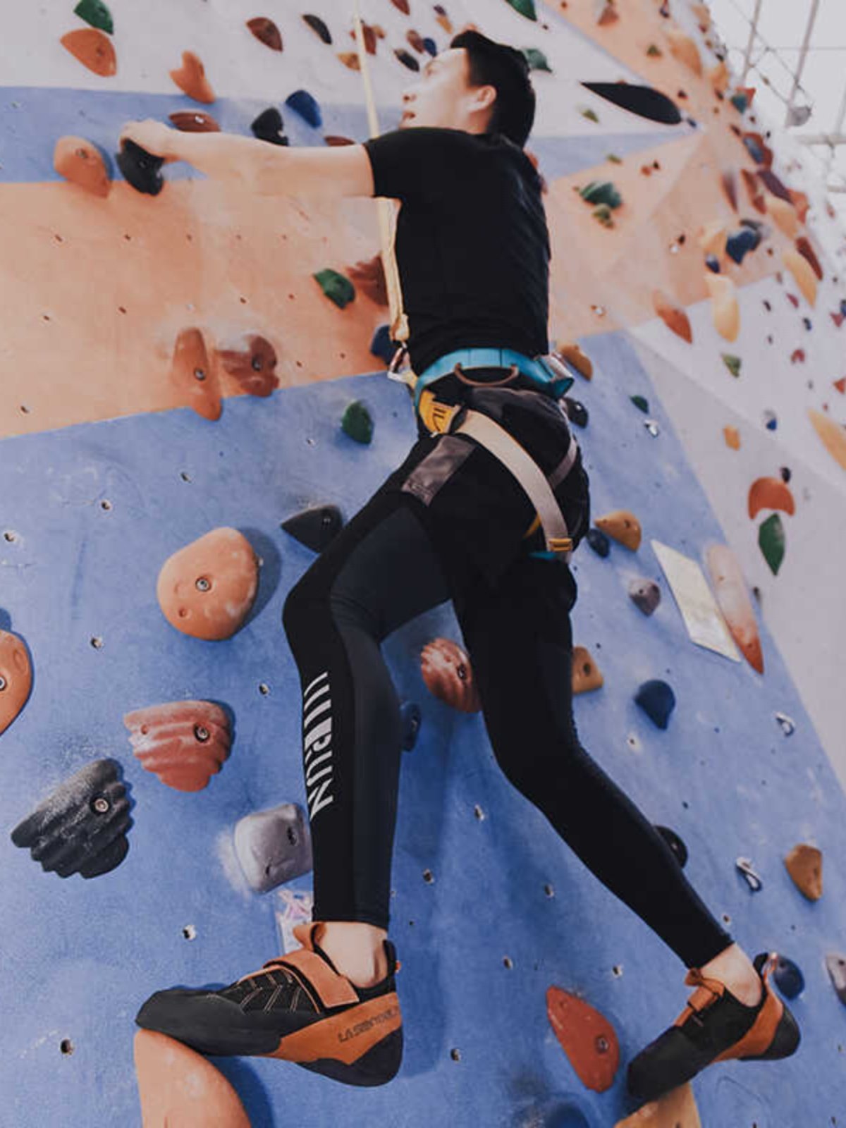 Indoor outdoor exercise training on slid-resistant adult climber shoes