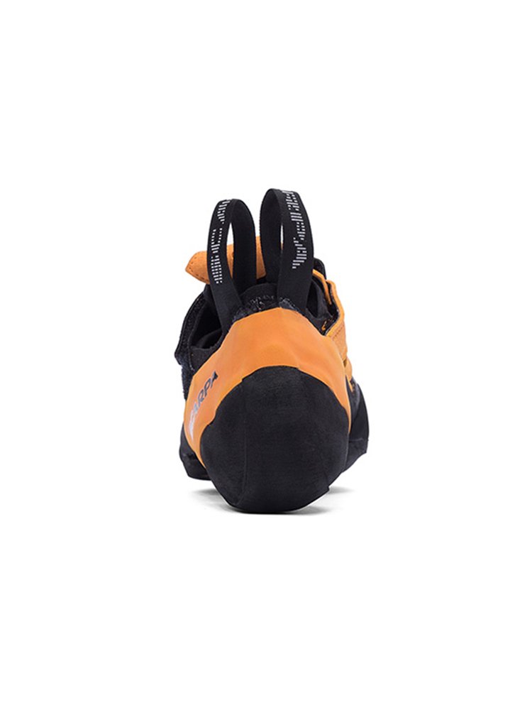 SCARPA SPA'S OUTDOOR SHOE INSTINCT VS, AN ITALIAN OUTDOOR MAN CLIMBING A ROCKY SHOE