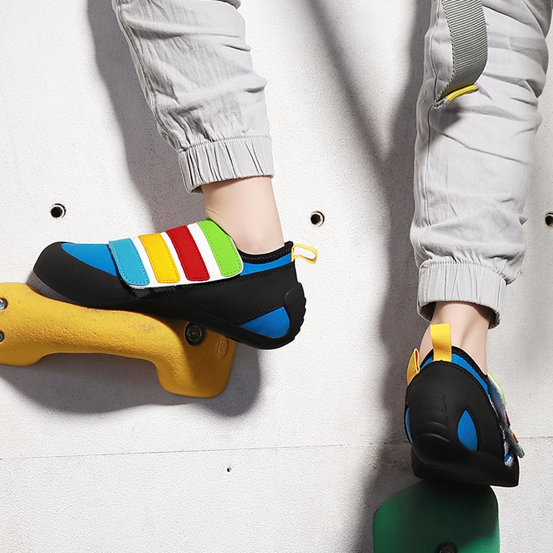 Boys and girls with children's button-up rock-climbing planetary rock-climbing shoes