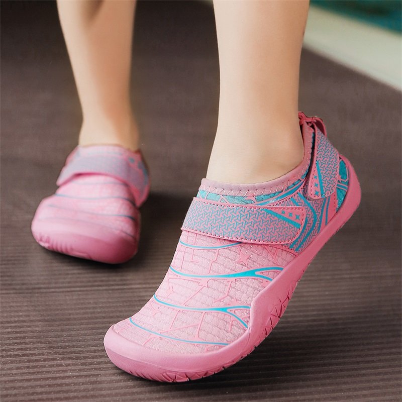 Integrated training of shoe-shoe jumper, shoe-shoe-sliding room-specific shoe-crawling girls in sports shoes