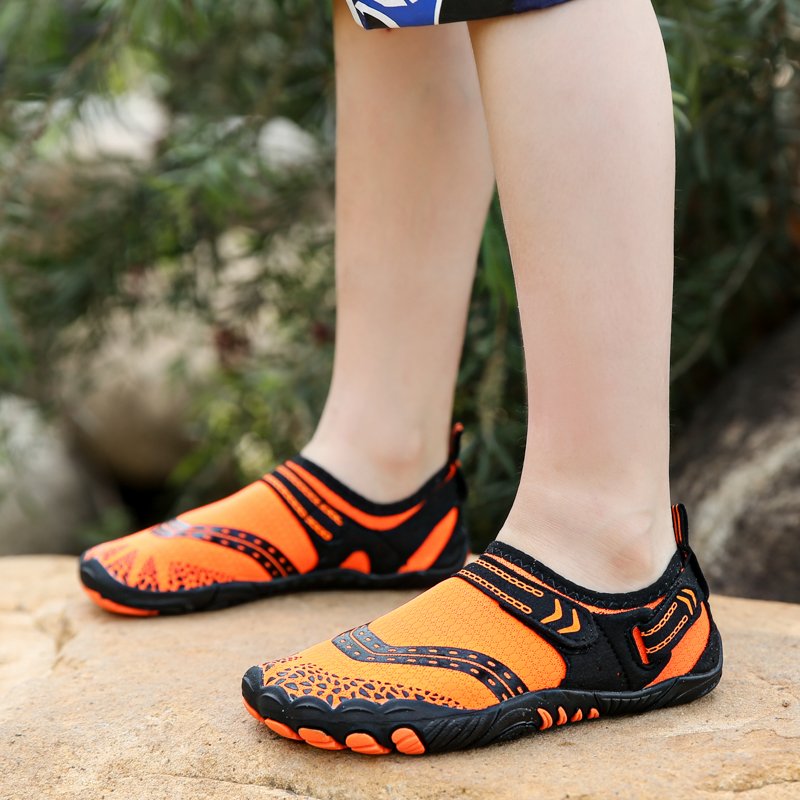 Children's Rock Climbing Shoes First Scholars' In-house Training School is special for boys who wear climbing shoes