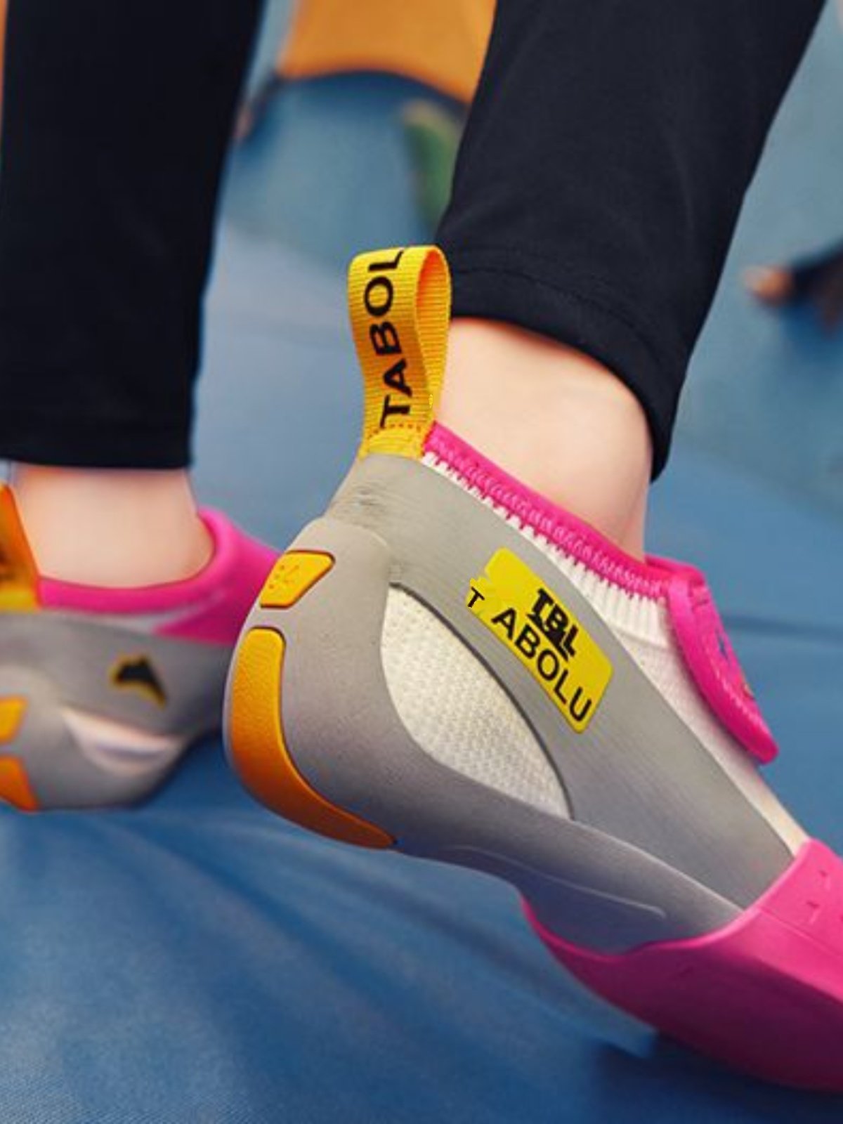 In-house training shoes for young climbers, male and female, in-house stone-capping juniors