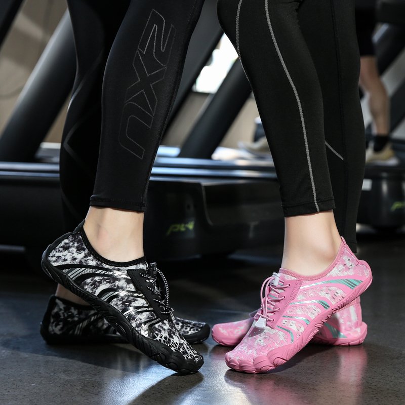 Indoor gym-shoe lovers run platy-yoga-shoe children jump ropes and ride-crawl shoes